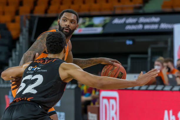 前者能够立 前者能够立