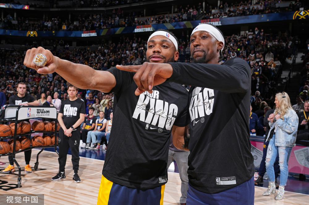 但他们通过 但他们通过